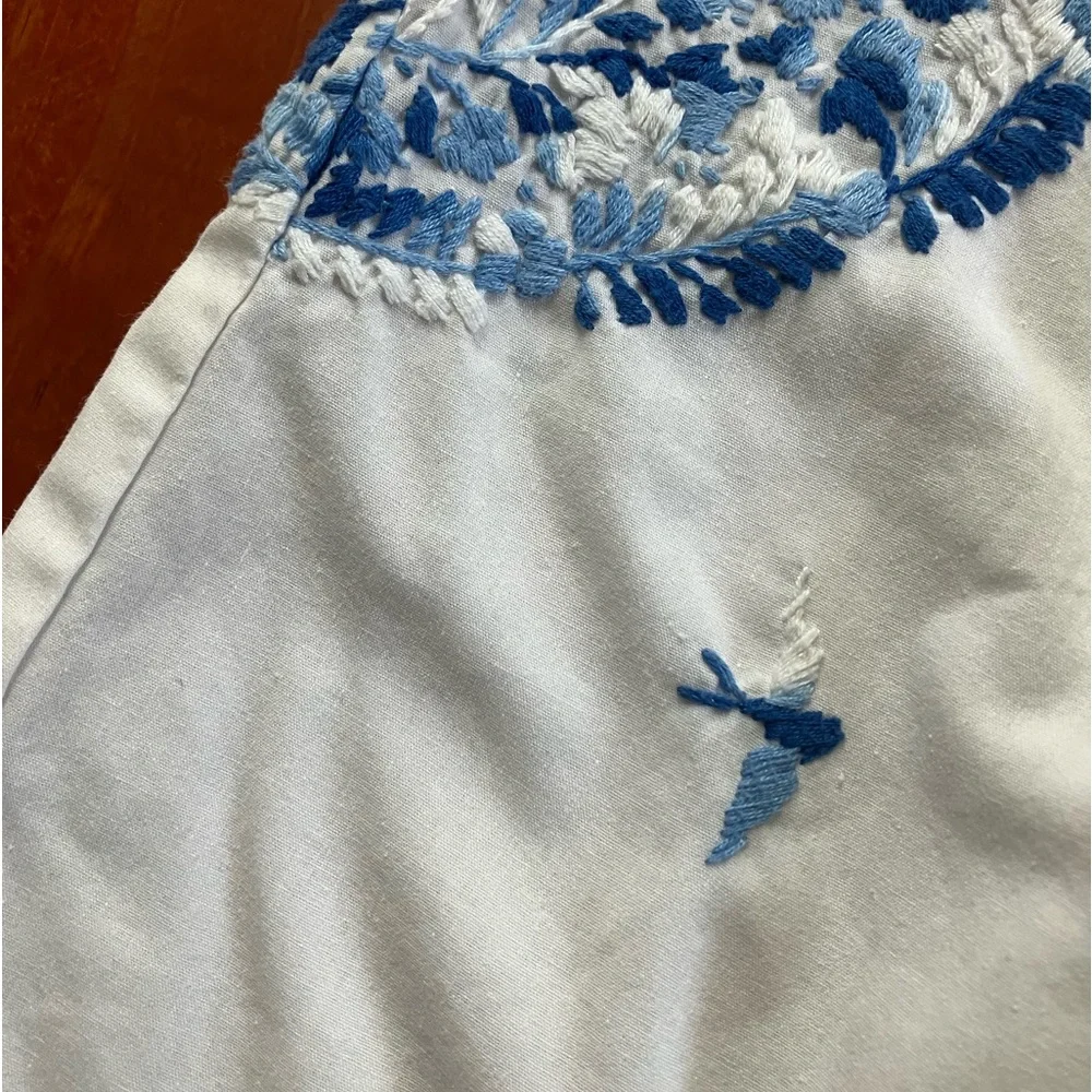 Mi Golondrina white & blue embroidered Flores blouse Sz L - Picture 2 of 7